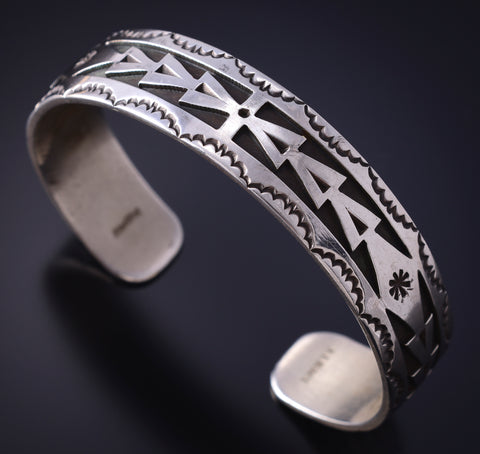 Vintage Silver Navajo Handmade Arrowheads Bracelet by M.E. Begaye 5K17K