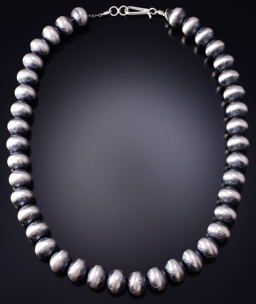 18" Silver Handmade 12mm Navajo Pearls Necklace by Bryannen Halwood 6F22W