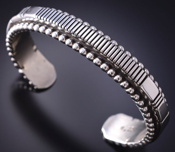 Preowned Silver Navajo Handstamped Bracelet by Johnathan Nez 6F09P