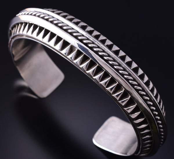 Silver Navajo Handmade Mountains Men's Bracelet by Leander Tahe 5J29T