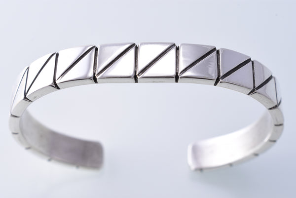 Silver Navajo Handfiled Mountains Bracelet by Erick Begay 3H21F