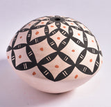 Acoma Pueblo Seed Pot by Yolanda Truijillo 1K17E